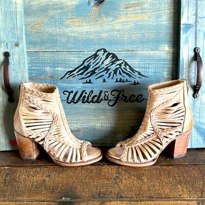 Bella Taupe Leather - Freebird by Steven size 8